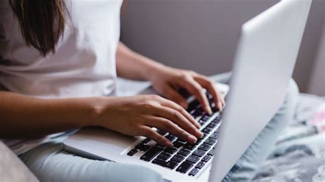 Report: Young teens are stumbling across porn. Here’s how they .
